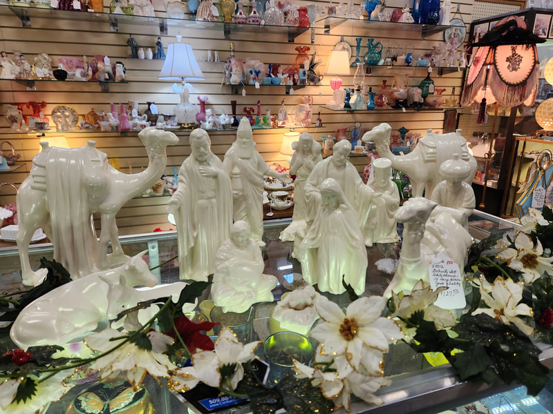Nativity figurines at Apple Annie Antique Gallery