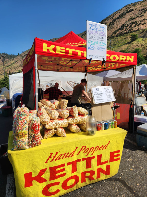 Kettle corn vendor at our Cashmere flea market