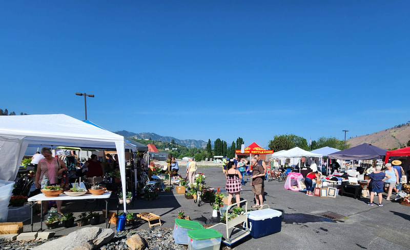 Another view of the many vendors in our flea market